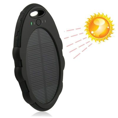 2018 New mobile phone solar charger 5000mah portable waterproof solar power bank